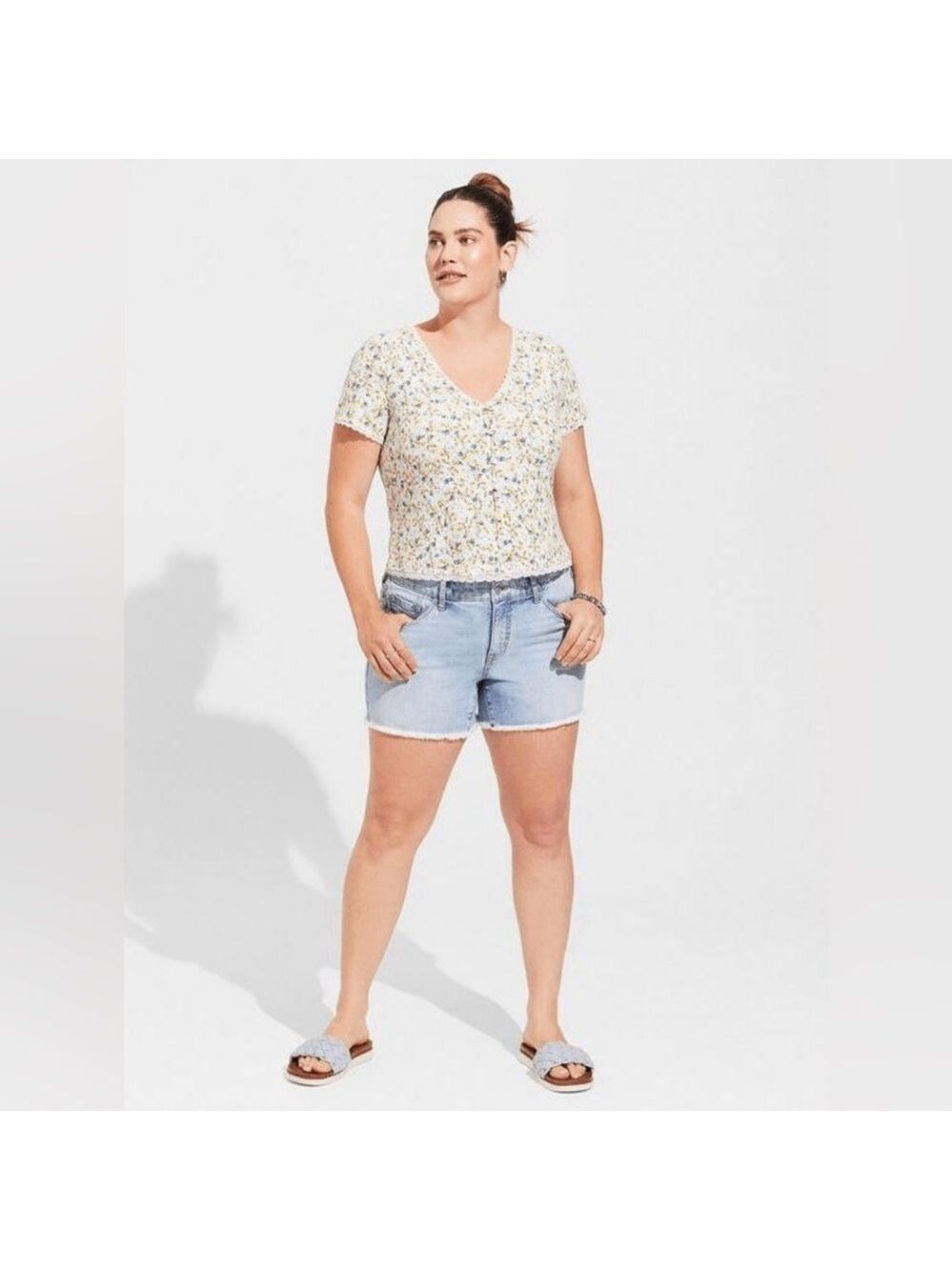 Super Soft By Torrid Rib Knit V-Neck Button Crop Tee Women’s 3 Floral